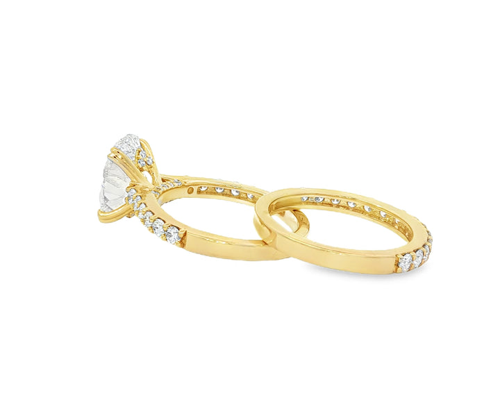 14K Oval Cut Pavé Diamond Engagement Ring Set 5.30 CT