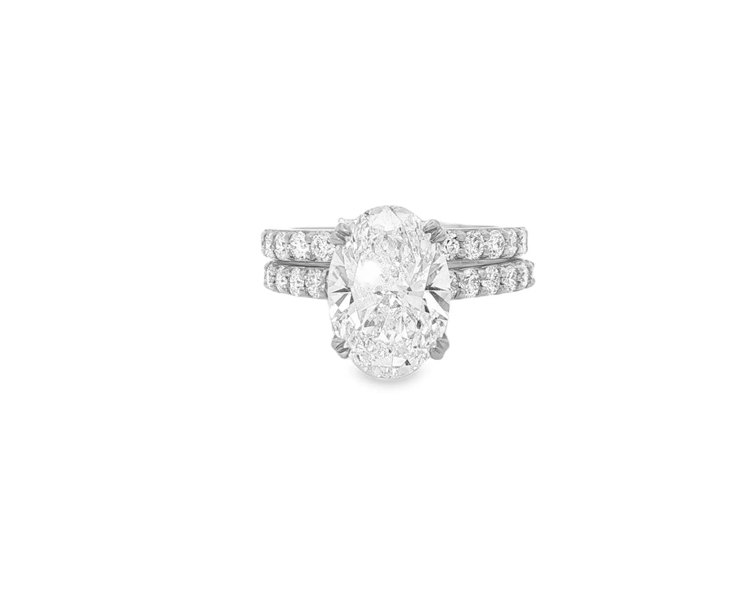 14K Oval Cut Pavé Diamond Engagement Ring Set 5.30 CT
