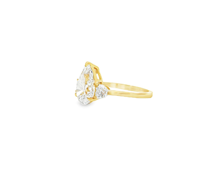 14k Gold Diamond Ring with Pear-Shaped Center & Side Accents 2.95ct
